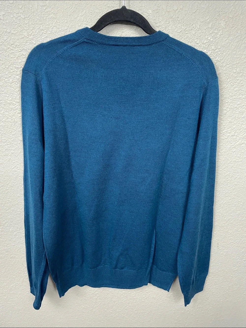 NWT JoS A Bank Traveler Merino Wool Sweater V Neck Blue Sz M